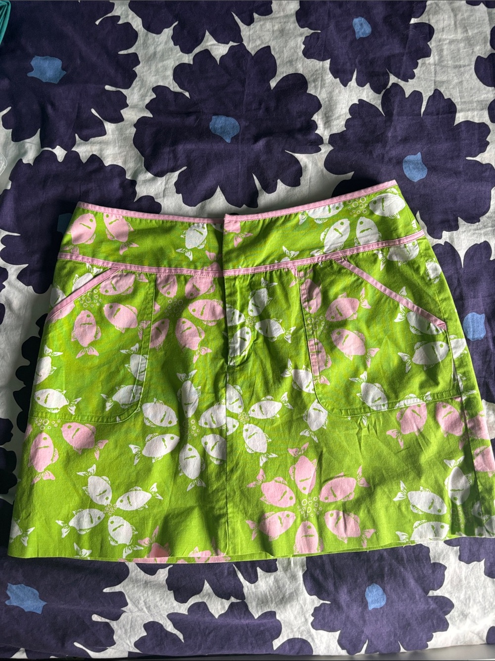 Lily Pulitzer Bright Green Mini Skirt with Pink & White Fish Print EUC